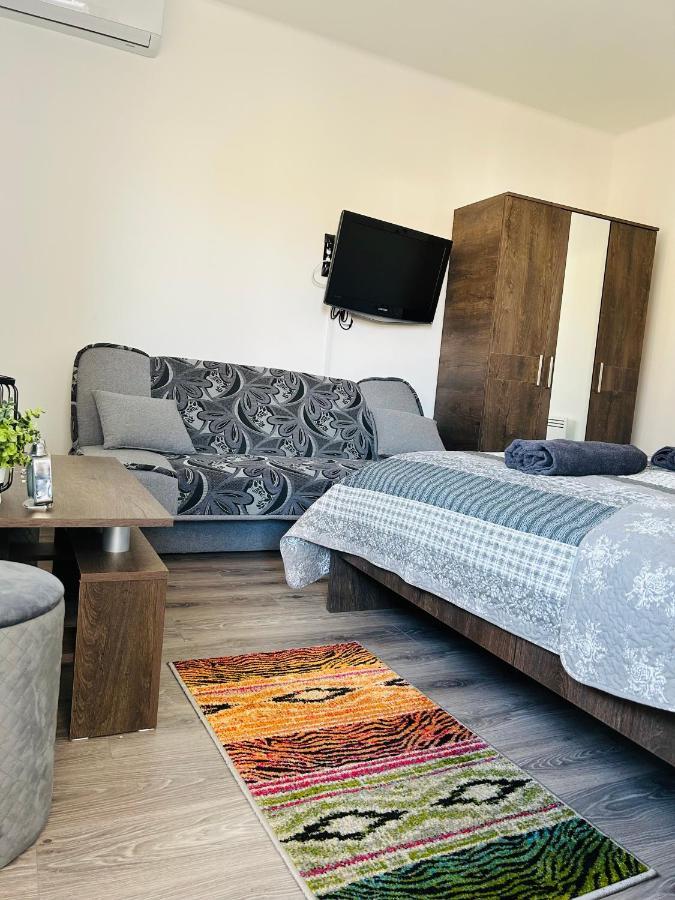 Eros Apartman Hajdúszoboszló Exterior foto