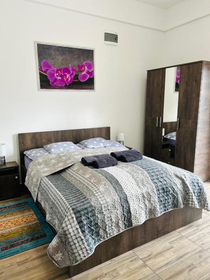 Eros Apartman Hajdúszoboszló Exterior foto