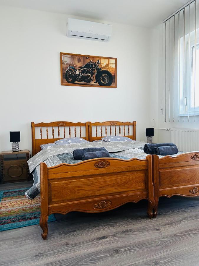Eros Apartman Hajdúszoboszló Exterior foto
