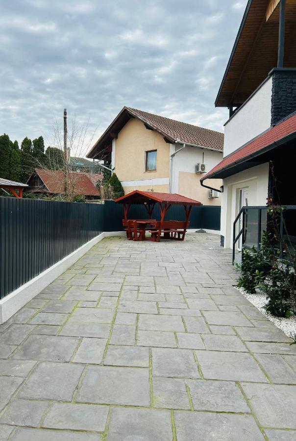 Eros Apartman Hajdúszoboszló Exterior foto