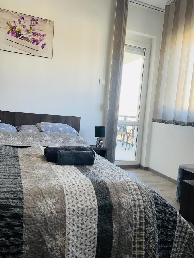 Eros Apartman Hajdúszoboszló Exterior foto
