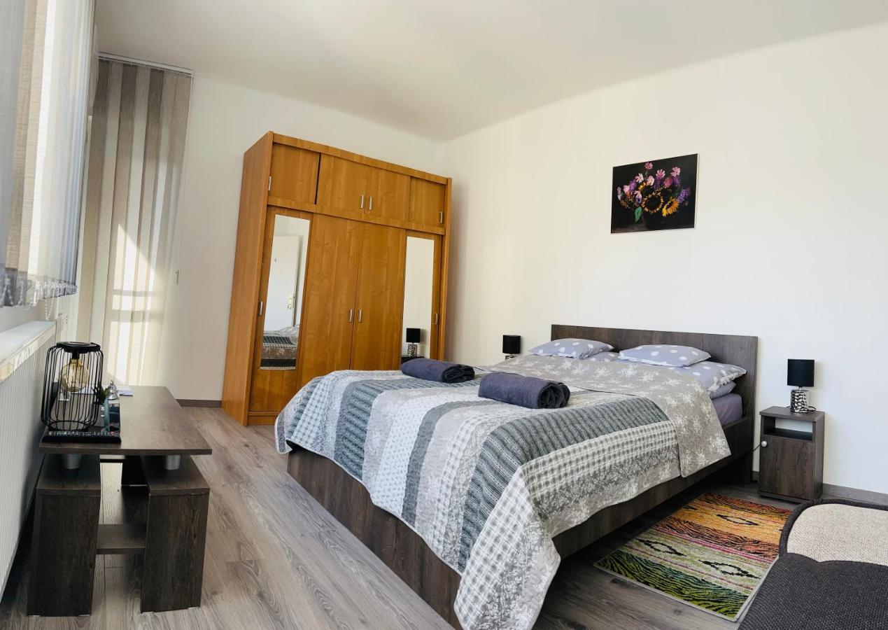 Eros Apartman Hajdúszoboszló Exterior foto